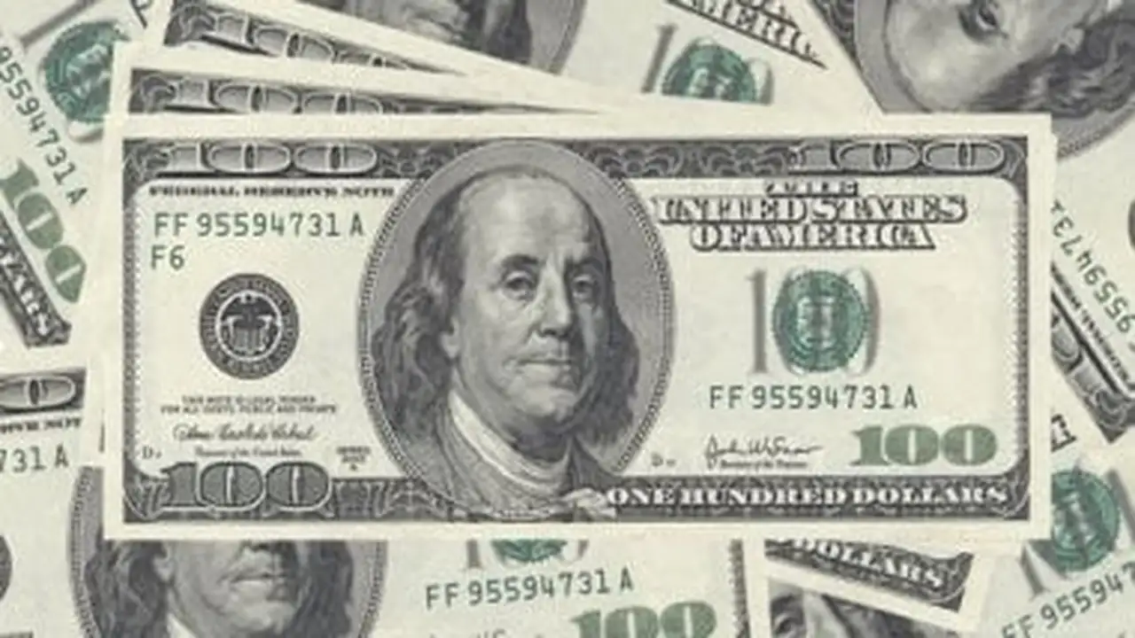 انخفاض سعر الدولار: 52.23 جنيه في بنك قناة السويس